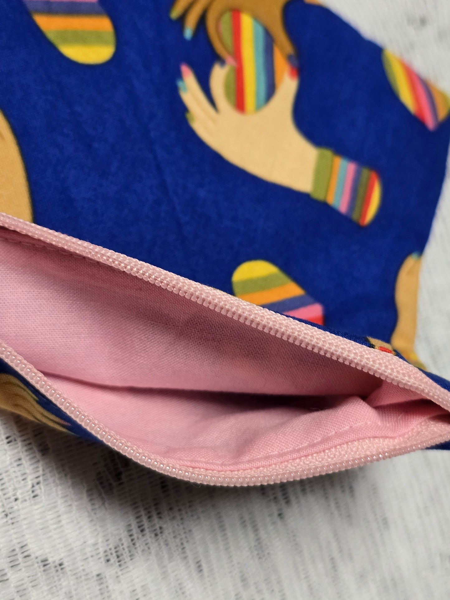 Love everyone - multi purpose bag