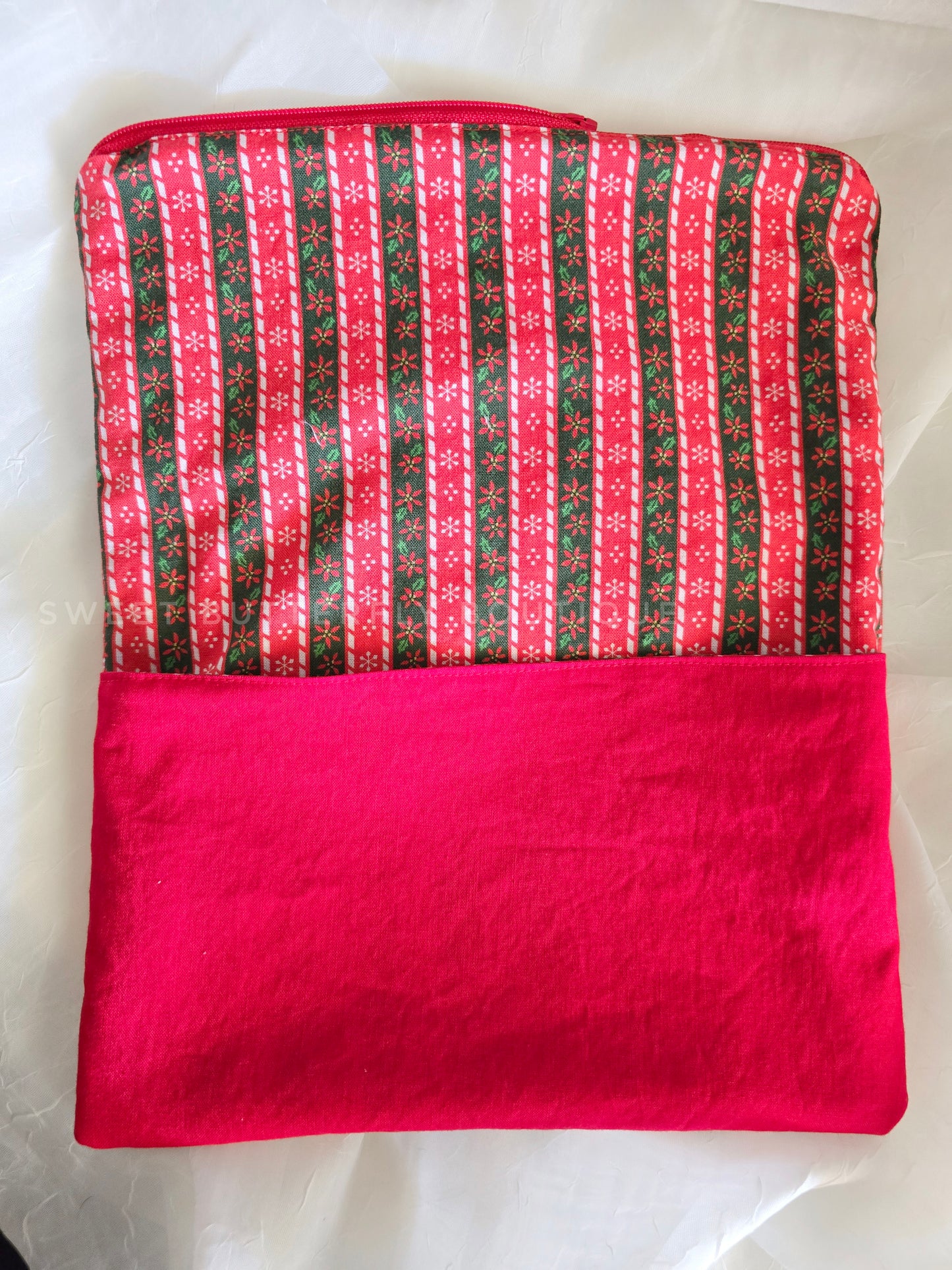 Holly stripes wallpaper - booksleeve