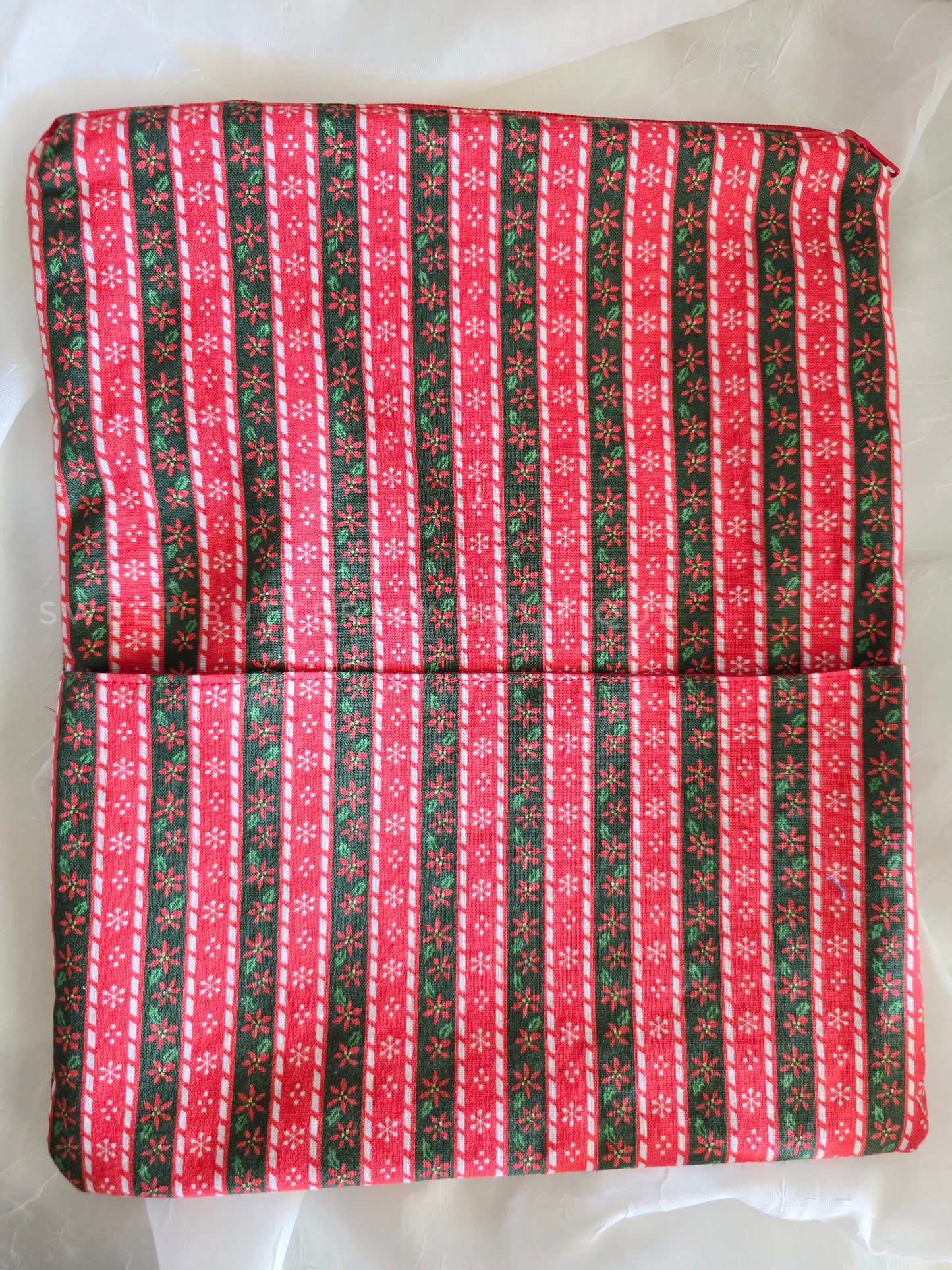 Holly stripes wallpaper - booksleeve